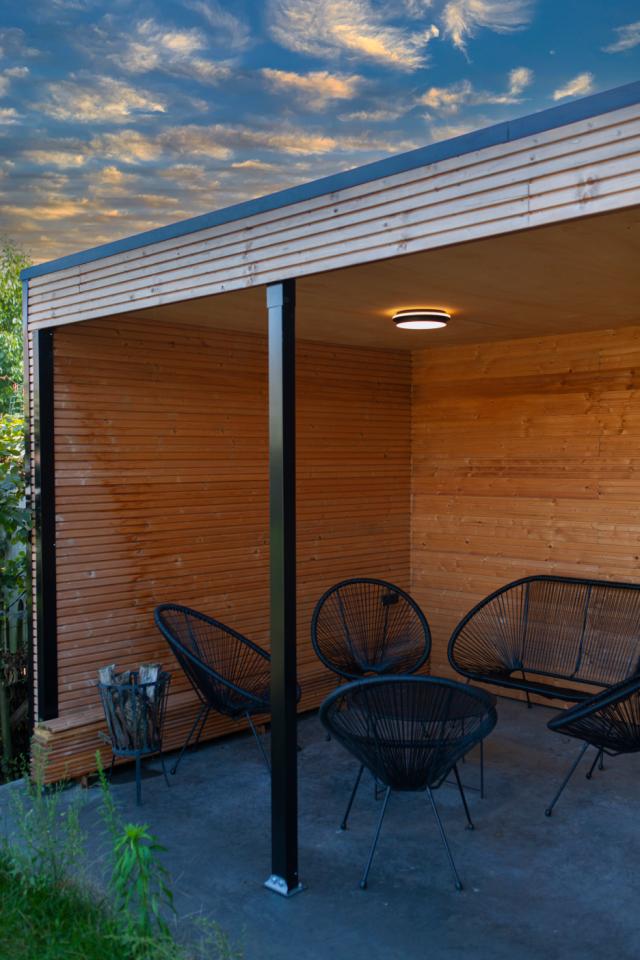 *LUTEC ARCHITECTURAL TRUMPET LAMPE