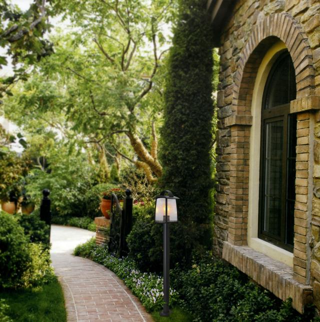 *LUTEC TRADITION KELSEY LAMPE