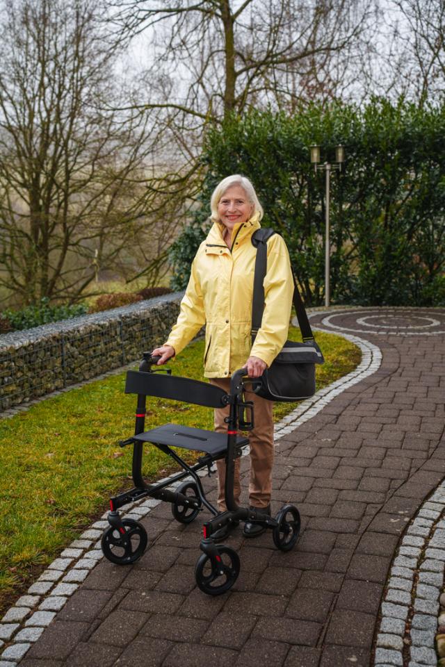 RIDDER ASSISTENT ROLLATOR M/ TILBEHØR - SORT
