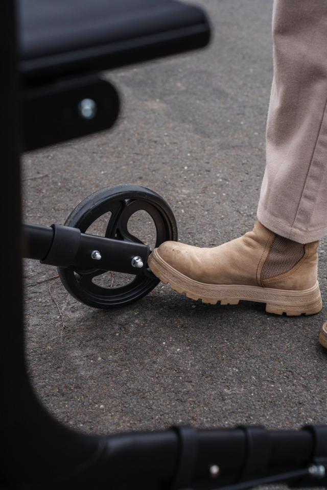 RIDDER ASSISTENT ROLLATOR M/ TILBEHØR - SORT