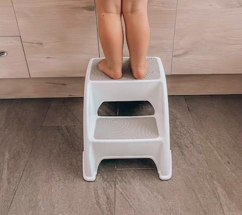 DREAMBABY SKAMMEL 2 TRIN - GRÅ