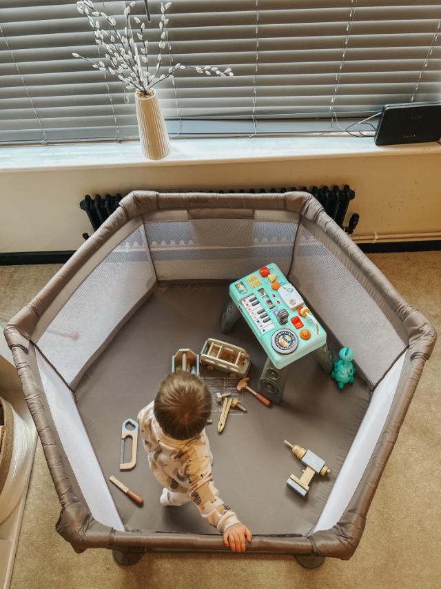 DREAMBABY KRAVLEGÅRD - GRÅ