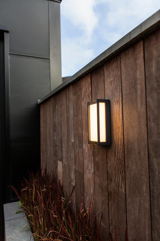 LUTEC CONNECTED QUBO VÆGHÆNGT LAMPE