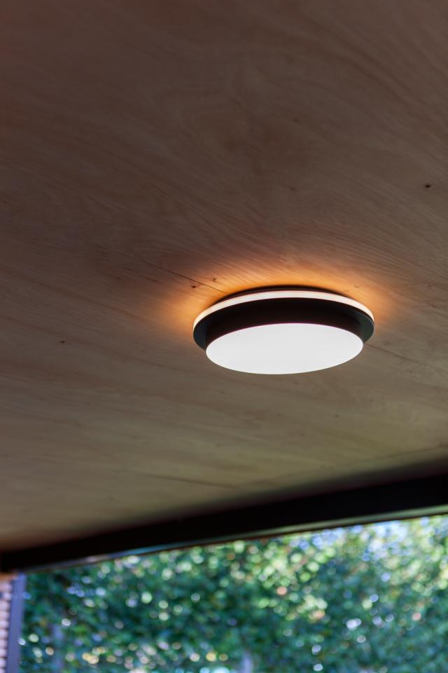 *LUTEC ARCHITECTURAL TRUMPET LAMPE