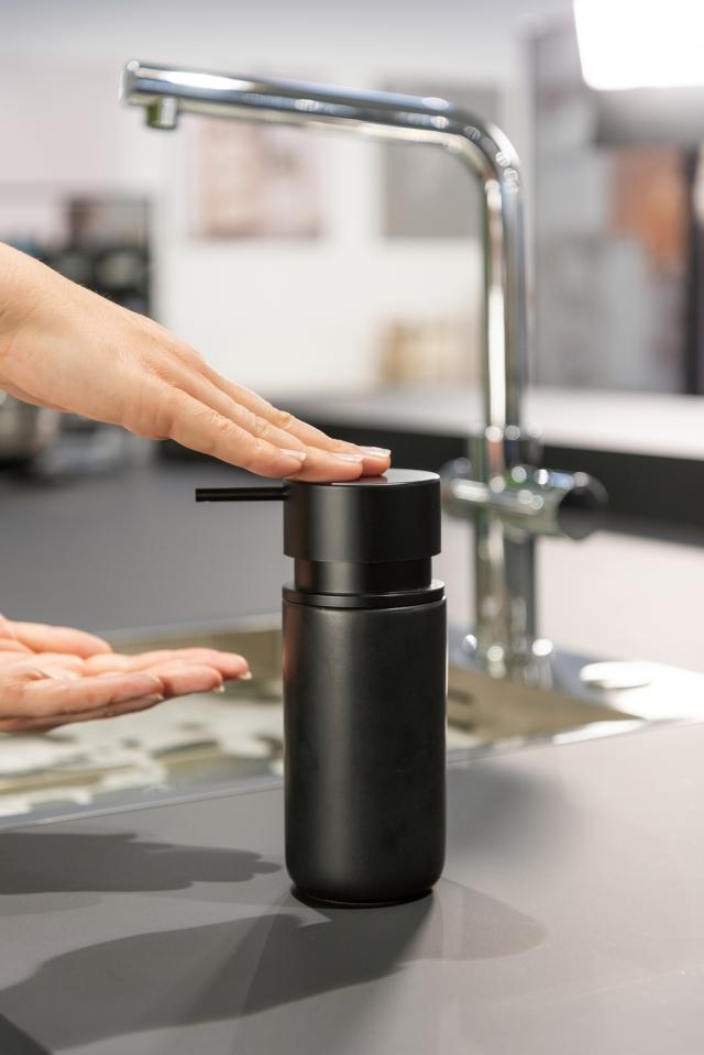 WENKO OUTDOOR SILO SÆBE DISPENSER  - MAT SORT