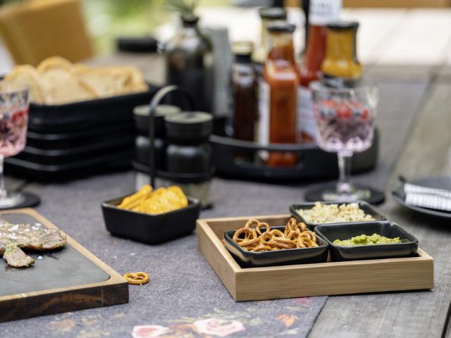 *WENKO OUTDOOR - ELO 4 STK. DIP-SKÅLE M/ BAKKE - SORT*